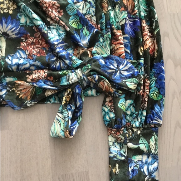 Zara floral velvet faux wrap comfy kimono style lounge top - Picture 2 of 5